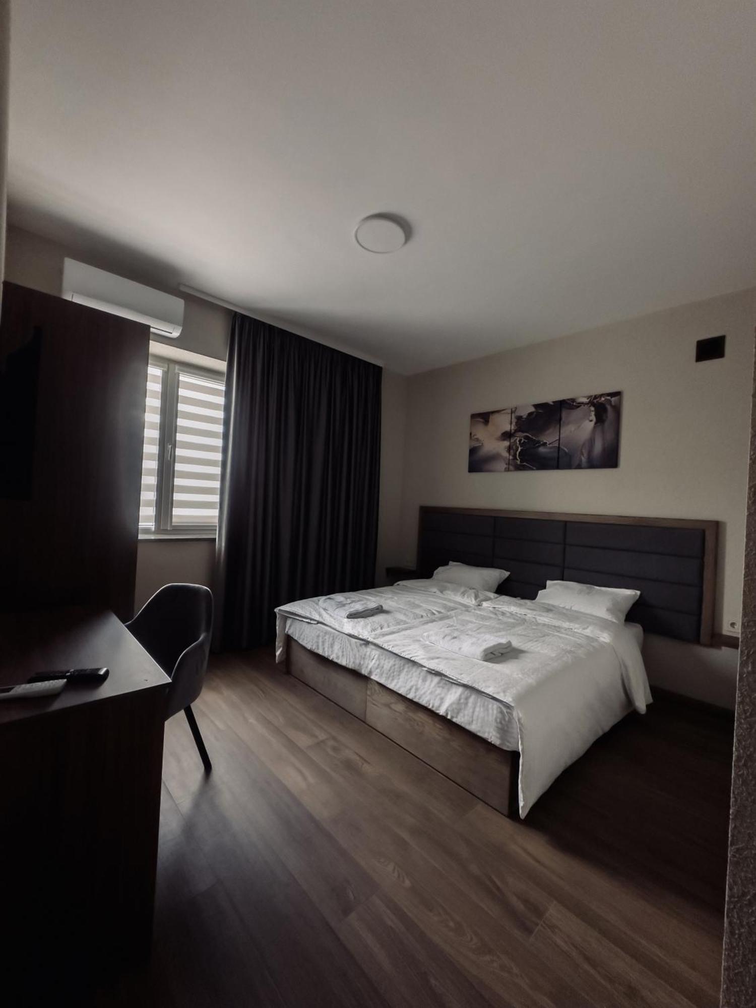 Nesvit Hotel Kiev Esterno foto